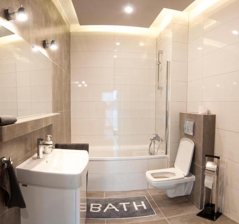 Apartamenty Marianska 103 Racibórz Buitenkant foto